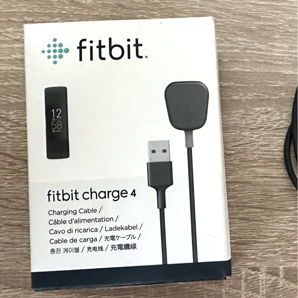 COPY - NWT FITBIT CHARGE 4
Charging Cable
